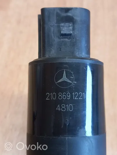 Mercedes-Benz C W204 Pompa spryskiwacza lampy przedniej 2108691221