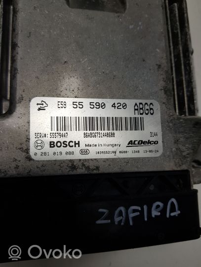 Opel Zafira C Calculateur moteur ECU 55590420