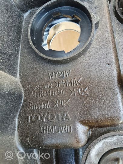 Toyota Hilux VIII Phare frontale 