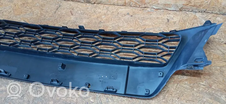 Dacia Sandero Maskownica / Grill / Atrapa górna chłodnicy 622541693R