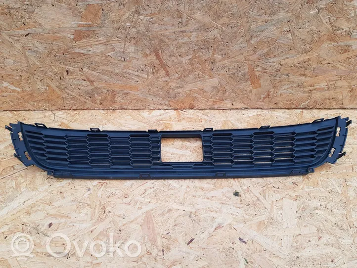 Volkswagen Polo VI AW Maskownica / Grill / Atrapa górna chłodnicy 6R0853677J