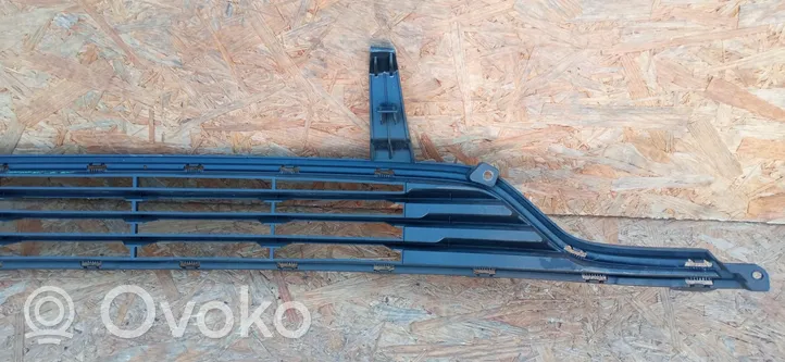 Opel Karl Maskownica / Grill / Atrapa górna chłodnicy 95238831