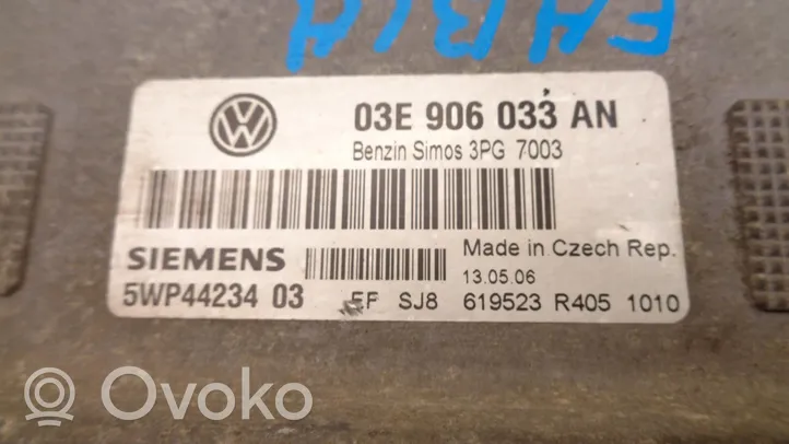 Skoda Fabia Mk1 (6Y) Unité de commande, module ECU de moteur 03E906033AN