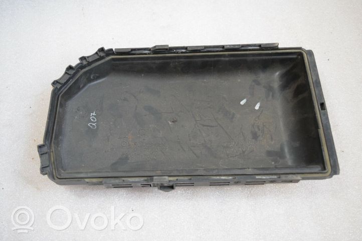 Mercedes-Benz S W220 Fuse box cover 2205400382