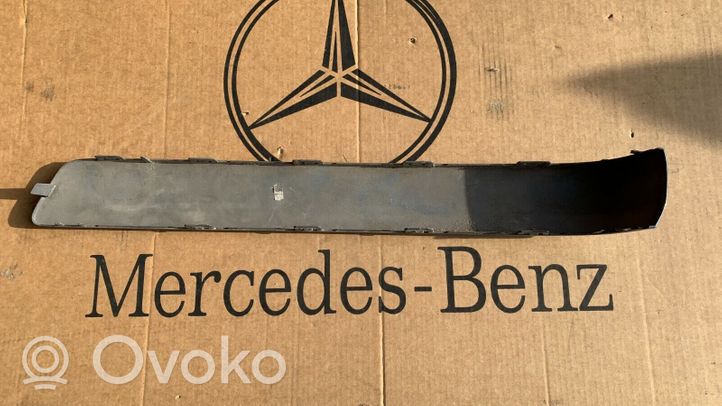 Mercedes-Benz E W210 Enjoliveur de pare-chocs arrière A2108852721