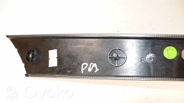 Mercedes-Benz C W203 Baguette moulure de porte arrière A2037300322