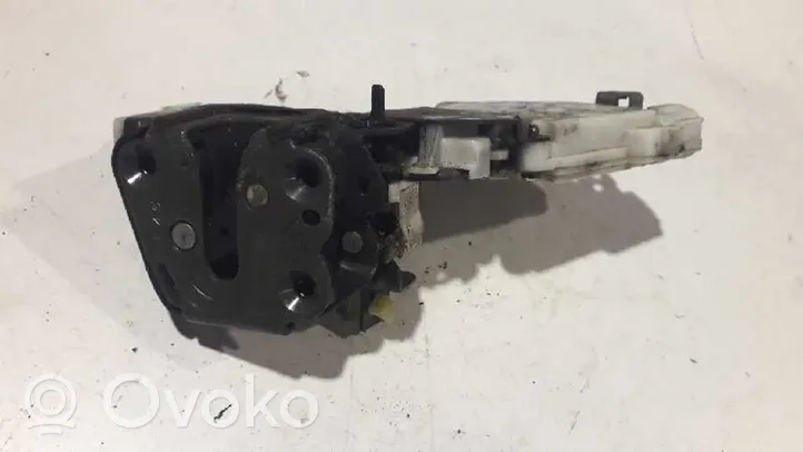 Nissan Sunny Serrure de porte arrière 8255379912