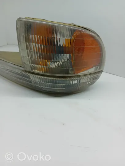Ford Explorer Front indicator light F77X13215A