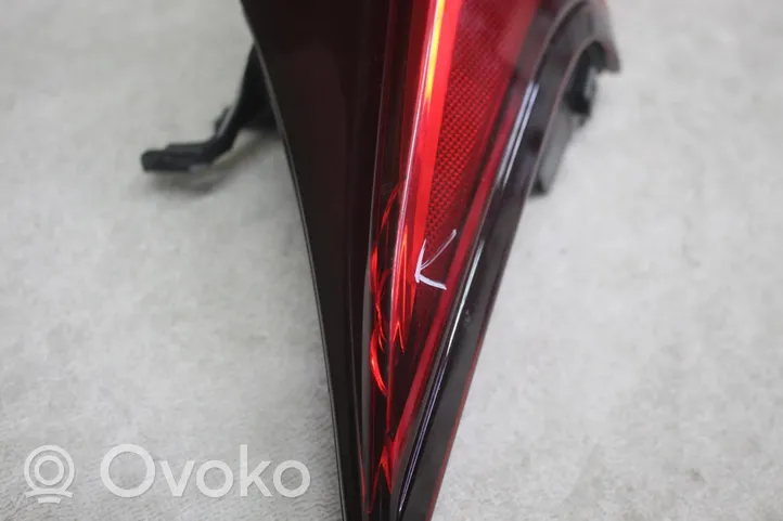 Lexus UX Takavalot LAMPA