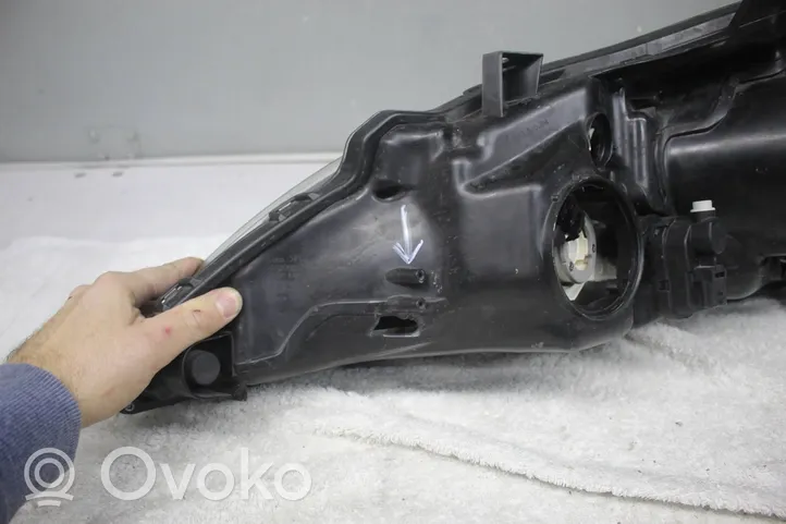 Toyota Verso Faro/fanale 811100F161