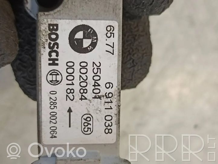 BMW X5 E53 Capteur de collision / impact de déploiement d'airbag 65776911038