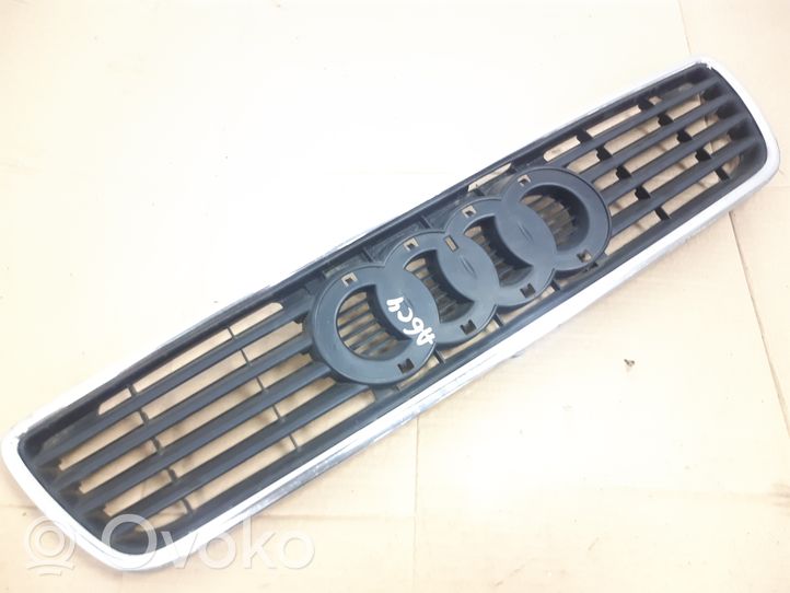 Audi A6 S6 C4 4A Grille calandre supérieure de pare-chocs avant 