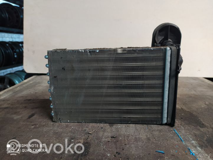 Volkswagen Polo II 86C 2F Radiateur soufflant de chauffage 1H1819031A