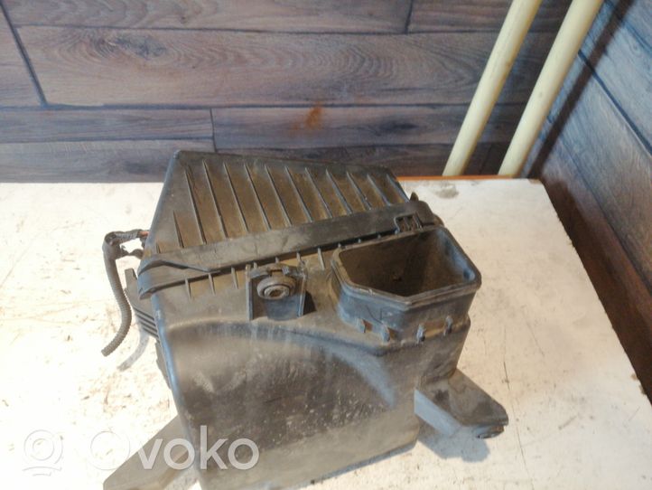 Ford Explorer Air filter box 28110H1920