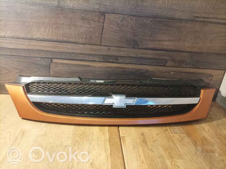 Chevrolet Lacetti Grille calandre supérieure de pare-chocs avant 96547129