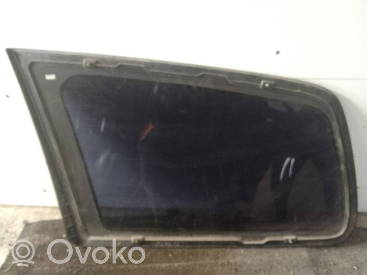 Hyundai Trajet Fenêtre latérale avant / vitre triangulaire 
