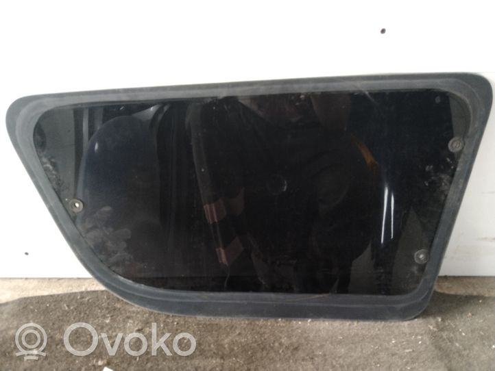 Renault Logan I Rear side window/glass 