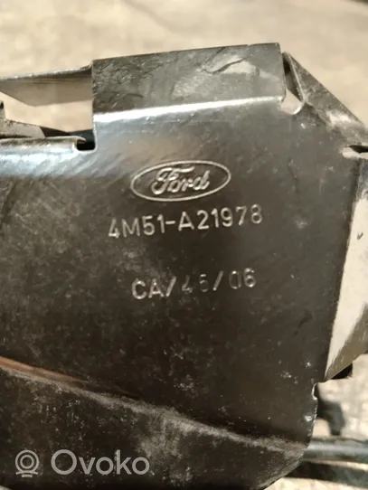 Ford Focus Laikiklis/ kronšteinas išorinės priekinės atidarymo rankenos 4M51A21978