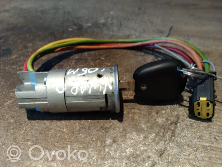 Opel Vivaro Ignition lock 7700419012