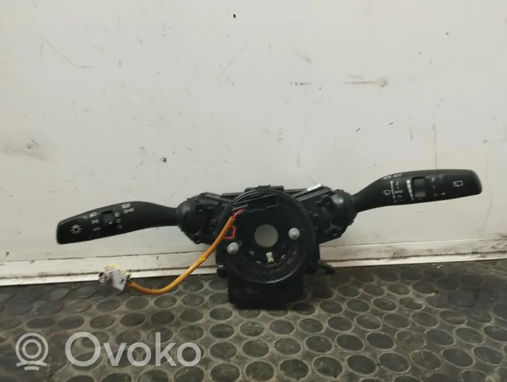 KIA Ceed Leva/interruttore dell’indicatore di direzione e tergicristallo 93404J7960