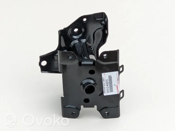 Toyota Yaris XP210 Altra parte esteriore 57013-K0010