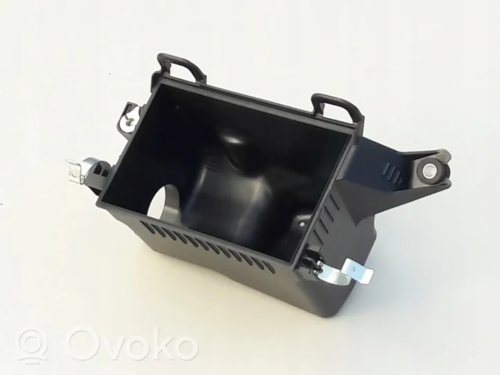 Toyota Yaris Крышка коробки воздушного фильтра 17701-0M061