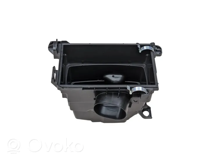 Toyota Yaris XP210 Крышка коробки воздушного фильтра 17701-K0030