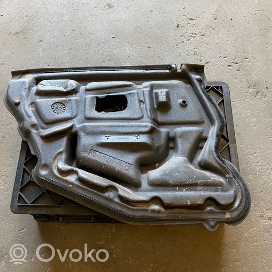 BMW 3 E36 Takaoven äänieriste 8173712