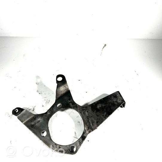 BMW 5 E60 E61 Ohjaustehostimen pumpun kannake 7697974102