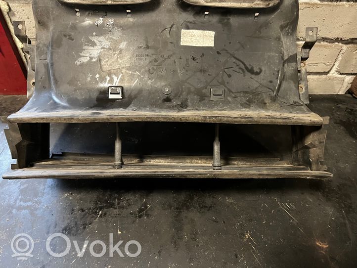 BMW 3 E46 Wlot / Kanał powietrza intercoolera 8202831