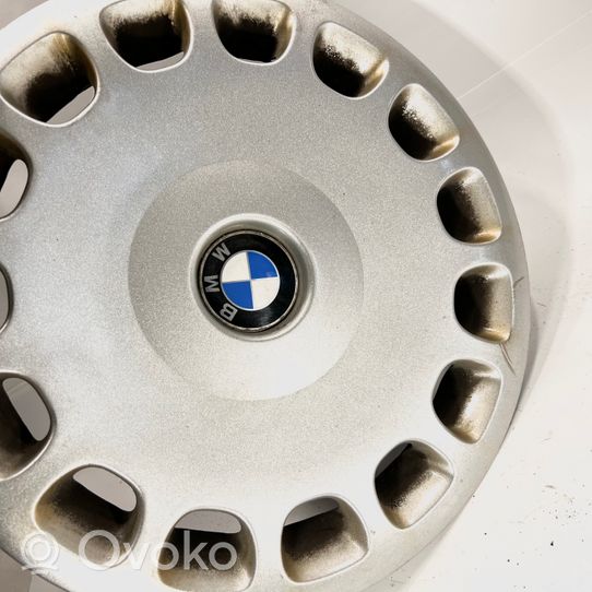 BMW 5 E39 R15 wheel hub/cap/trim 1093324