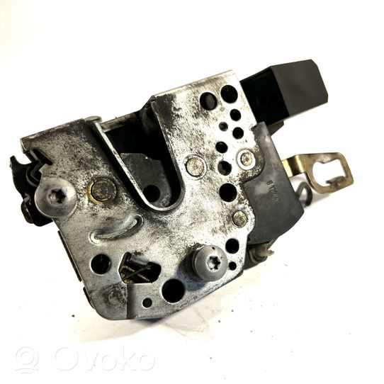 BMW 3 E36 Etuoven lukko 8122418