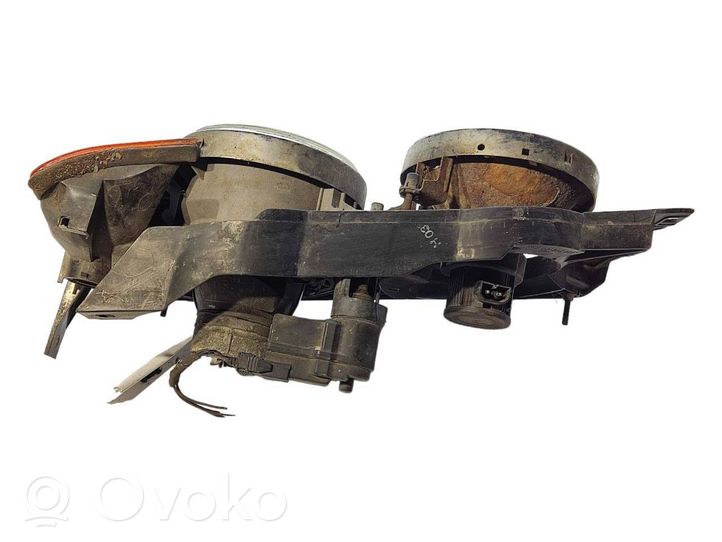 BMW 5 E34 Lampa przednia 13174000