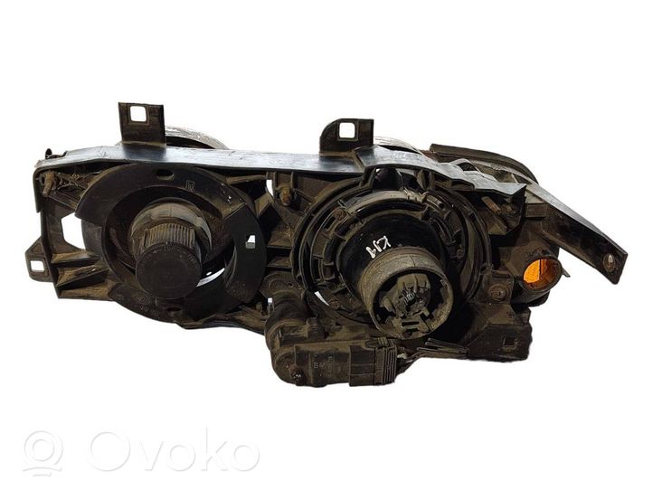 BMW 5 E34 Lampa przednia 13174000