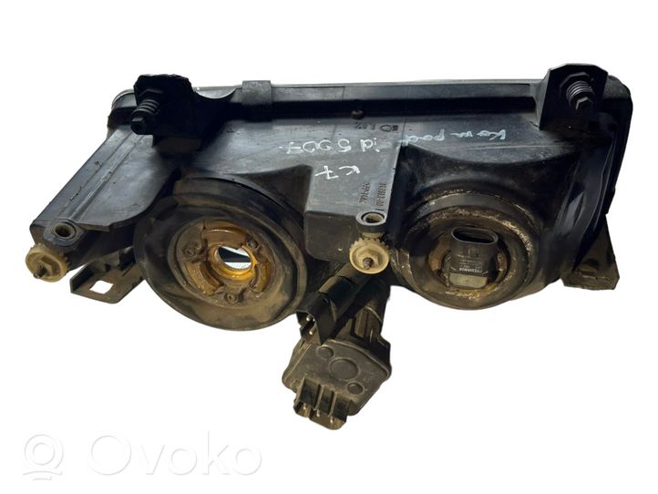 BMW 3 E36 Lampa przednia 8353543