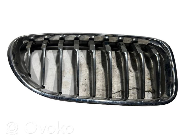 BMW 6 F12 F13 Maskownica / Grill / Atrapa górna chłodnicy 7370390