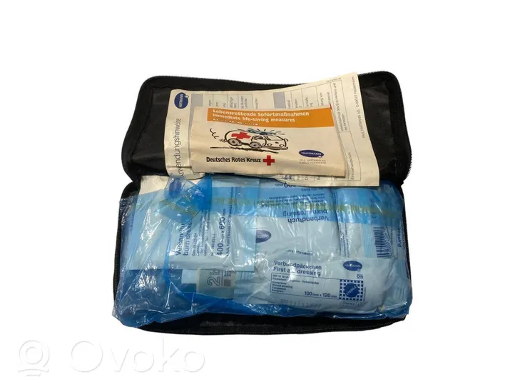Mercedes-Benz C W203 First aid kit A2038600050