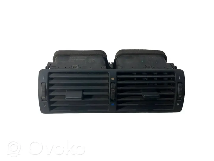 BMW 5 E39 Dash center air vent grill 8363199