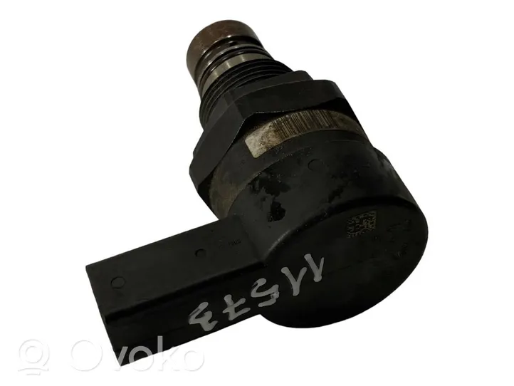 BMW 3 E90 E91 Fuel pressure sensor 0281002481