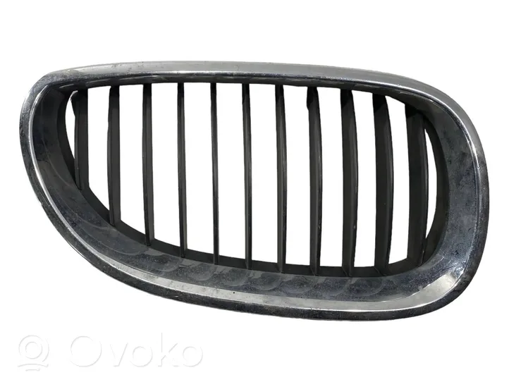 BMW 5 E60 E61 Grille de calandre avant 7027066