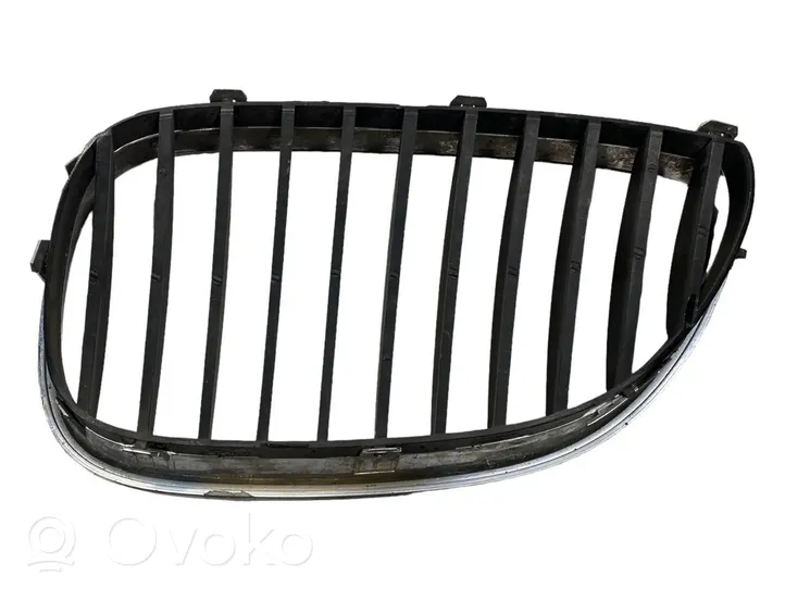 BMW 5 E60 E61 Grille de calandre avant 7027066