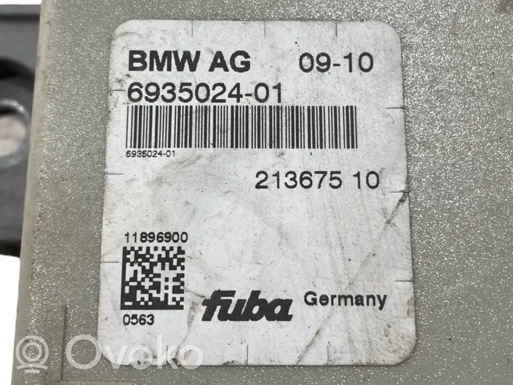 BMW 5 F10 F11 Усилитель антенны 6935024