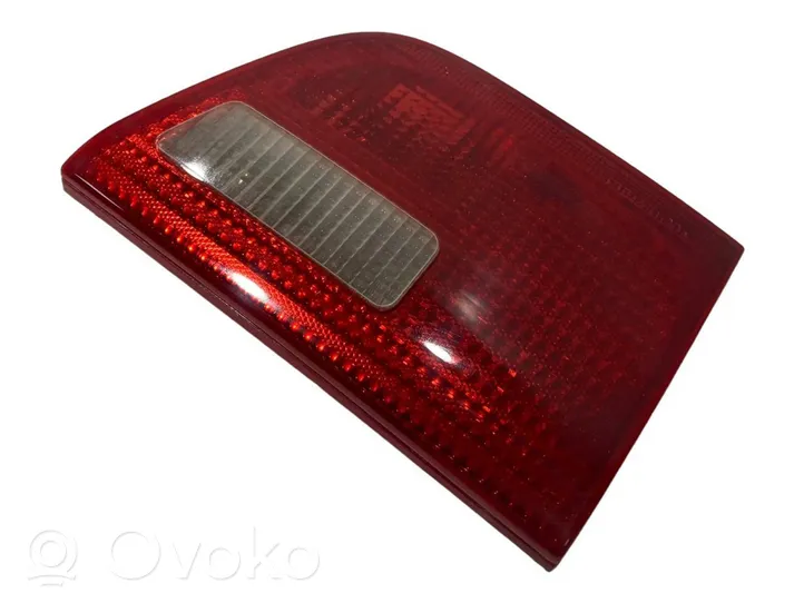 BMW X5 E53 Lampy tylnej klapy bagażnika 8409011