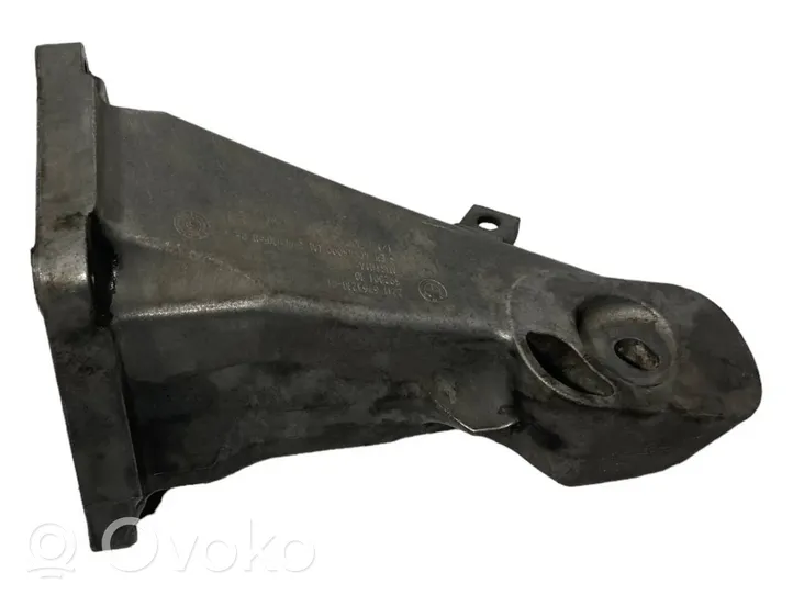 BMW 5 E60 E61 Engine mounting bracket 6763218