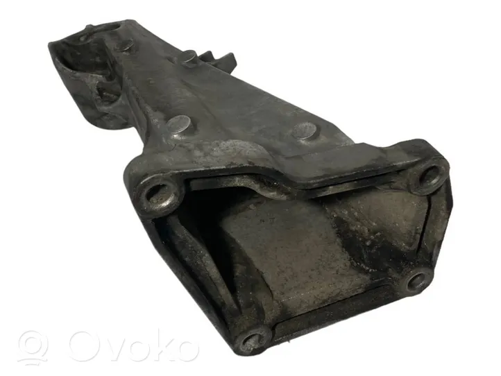 BMW 5 E60 E61 Engine mounting bracket 6763218