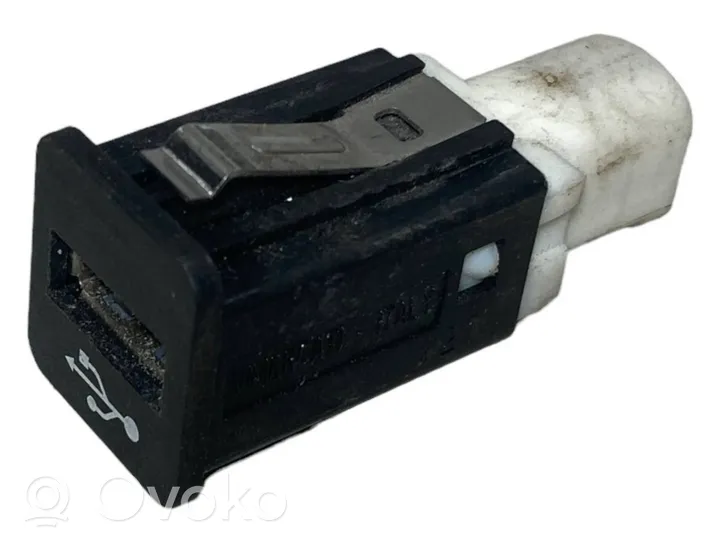 BMW X5 E70 Connettore plug in USB 9237656