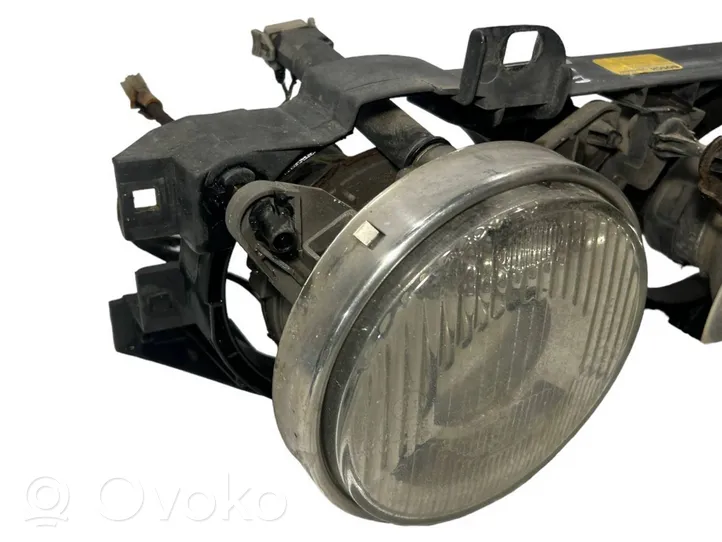 BMW 5 E34 Lampa przednia 1305544105