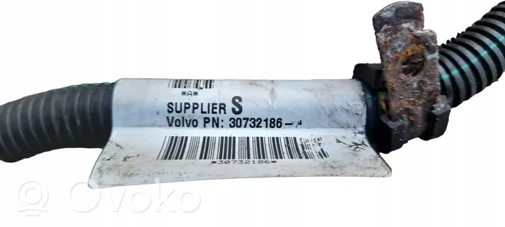 Volvo V50 Câble de batterie positif 30732186