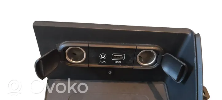KIA Niro Connecteur/prise USB C60197