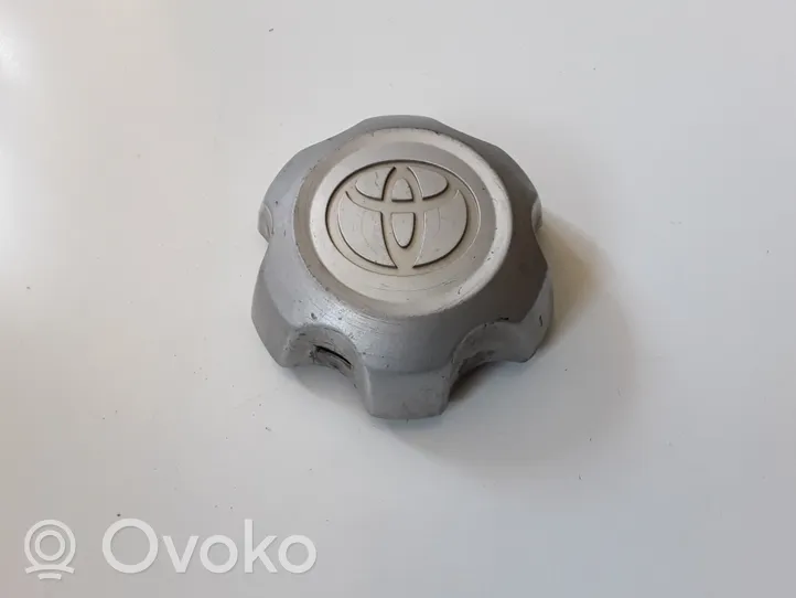 Toyota Hilux (AN10, AN20, AN30) Original wheel cap 426030K050